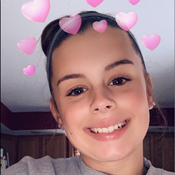 Meet your Posher, Hannah - Picture 1 of 1